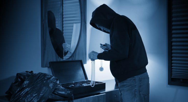 türsicherung gegen einbruch , Schlüsseldienst Berlin 24h Notdienst für schnelle und beschädigungsfreie Türöffnung